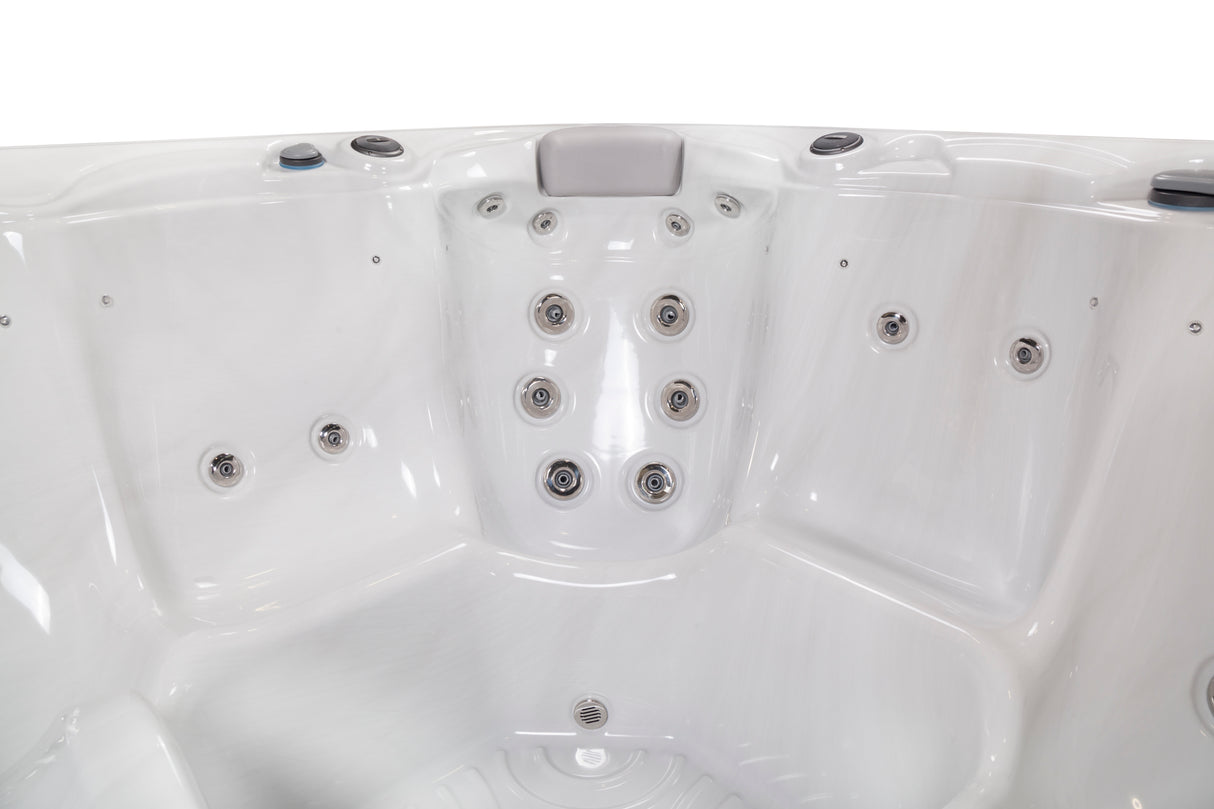 Wellis Pluto P&P Classic Line Hot Tub