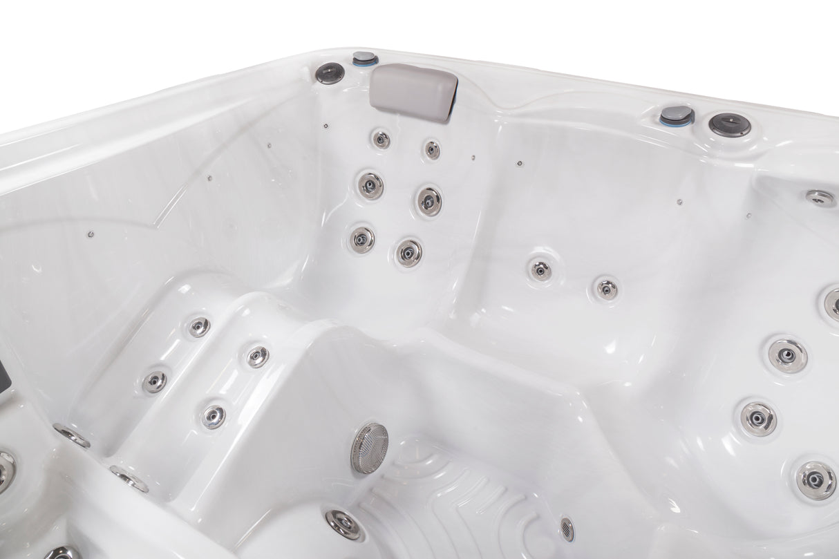 Wellis Pluto P&P Classic Line Hot Tub