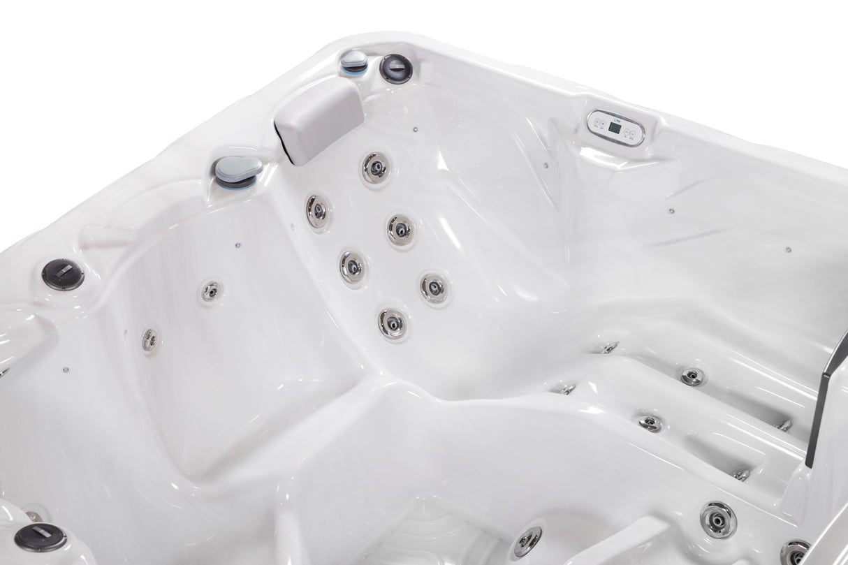 Wellis Pluto P&P Classic Line Hot Tub